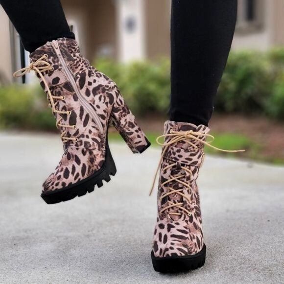 Women's Leopard Lace up Booties Chunky Heels - Picture 5 of 6